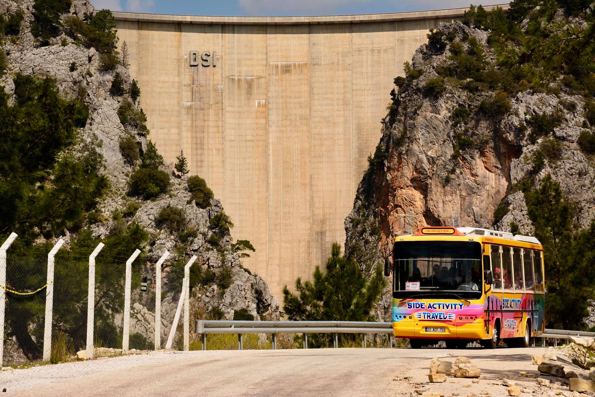 Yeşil Göl'de Cabrio Otobüs ve Tekne Gezisi